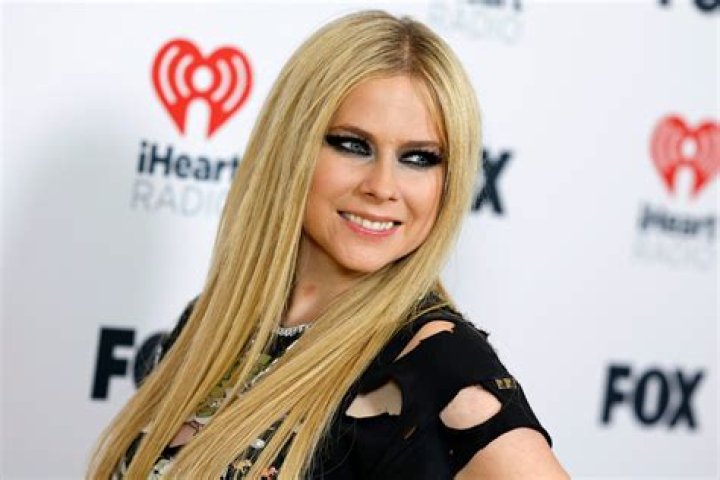 Does Avril Lavigne not age?