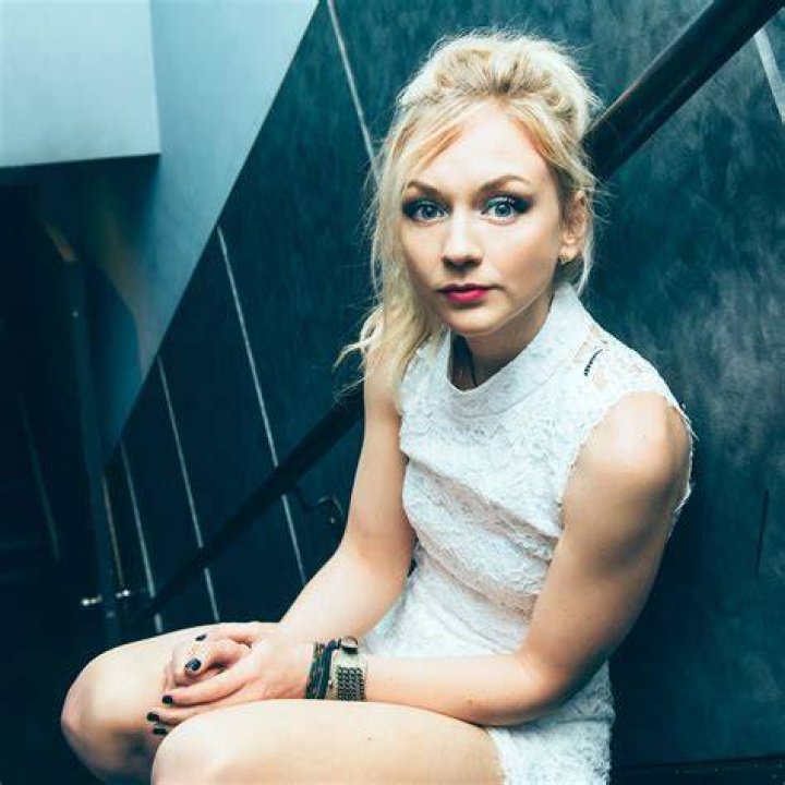 Emily Kinney &mdash; Music Alternatives