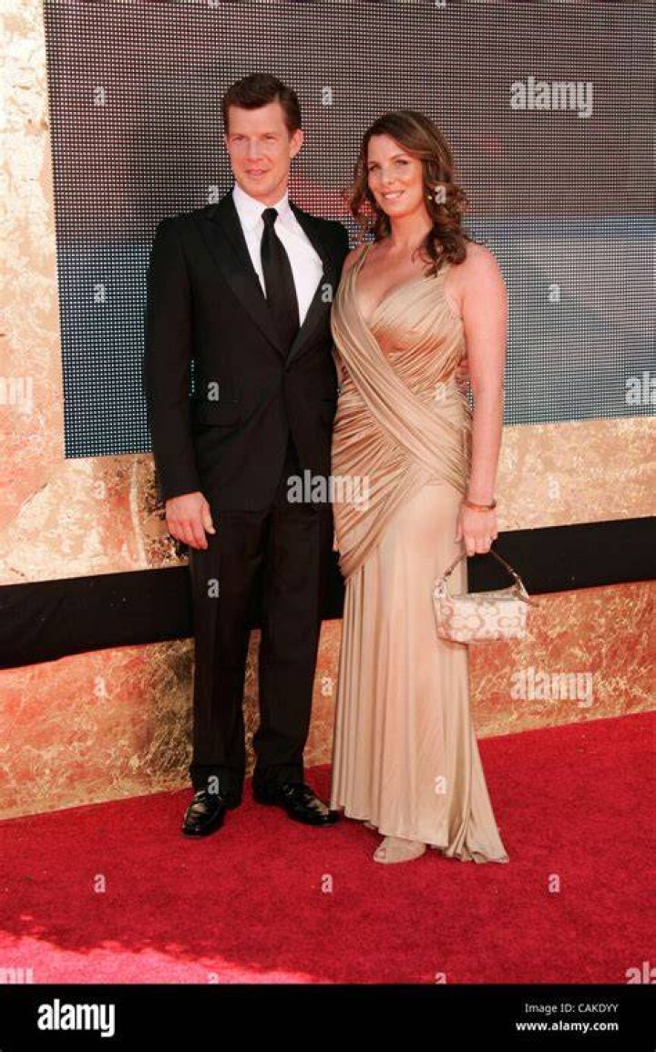 Eric Mabius, with wife at arrivals for SOURCE CODE Premiere, Arclight