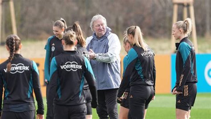 Horst Hrubesch Fortune