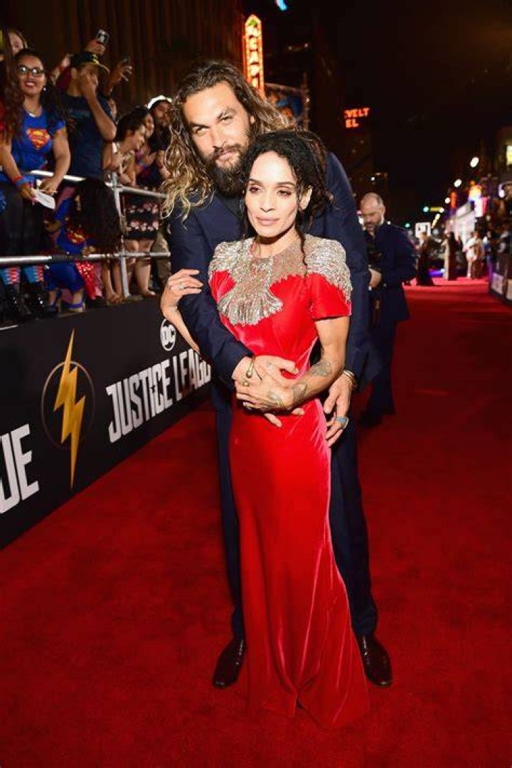Jason Momoa and Lisa take a stroll with their kids