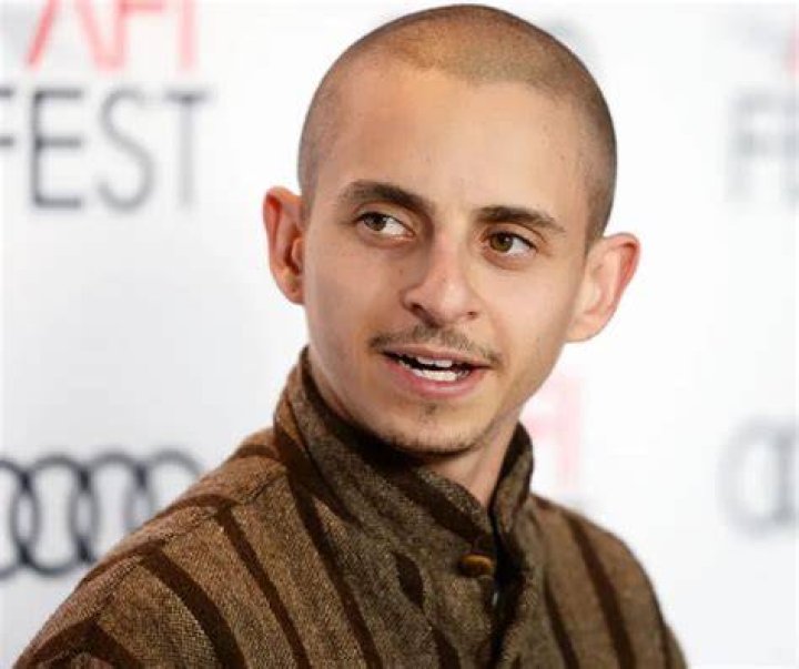 Moises Arias Age, Net Worth, Girlfriend, Family, Brother and Biography