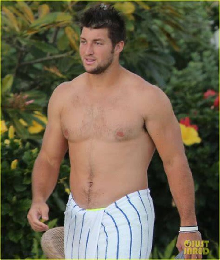 Tim Tebow Shirtless Beach Stud in Hawaii! Photo 2971673 Shirtless